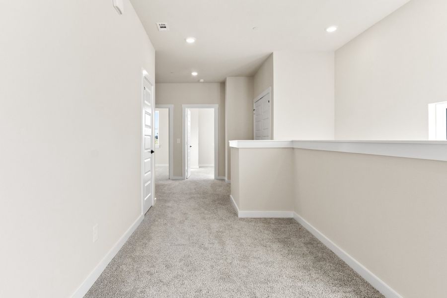 Spacious, unfurnished interior of a new home in Ten Mile Creek, Celina (Image 24).