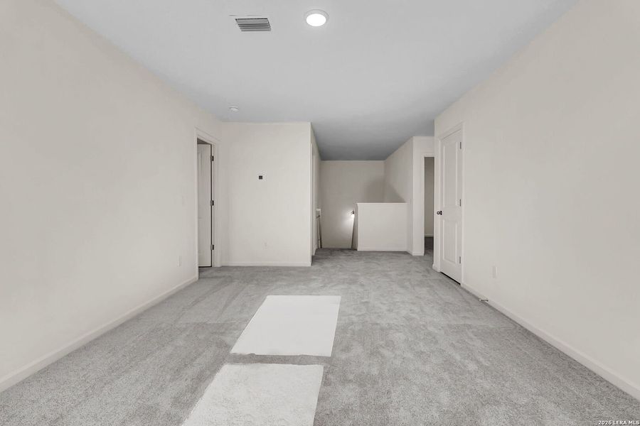 Spacious, unfurnished interior of a new home in Saddlebrook Ranch, Schertz (Image 24).