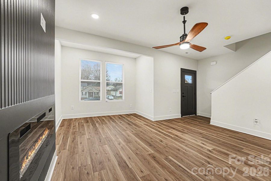 Spacious, unfurnished interior of a new home in , Concord (Image 9).