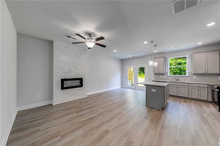 Spacious, unfurnished interior of a new home in , Homer (Image 9).