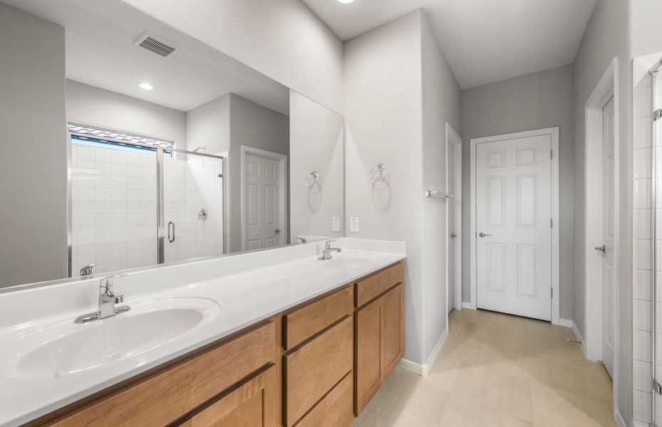 Furnished interior view inside a new home in El Cidro, Goodyear (Image 8).