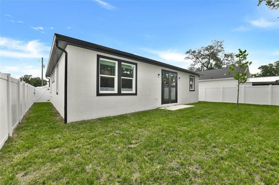 Exterior details and patio area of a home in , Tampa (Image 21).