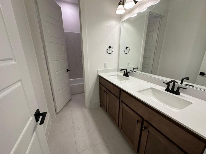 Furnished interior view inside a new home in Eagle Ridge Estates, Weatherford (Image 7). Furnished interior view inside a new home in Eagle Ridge Estates, Weatherford (Image 7).