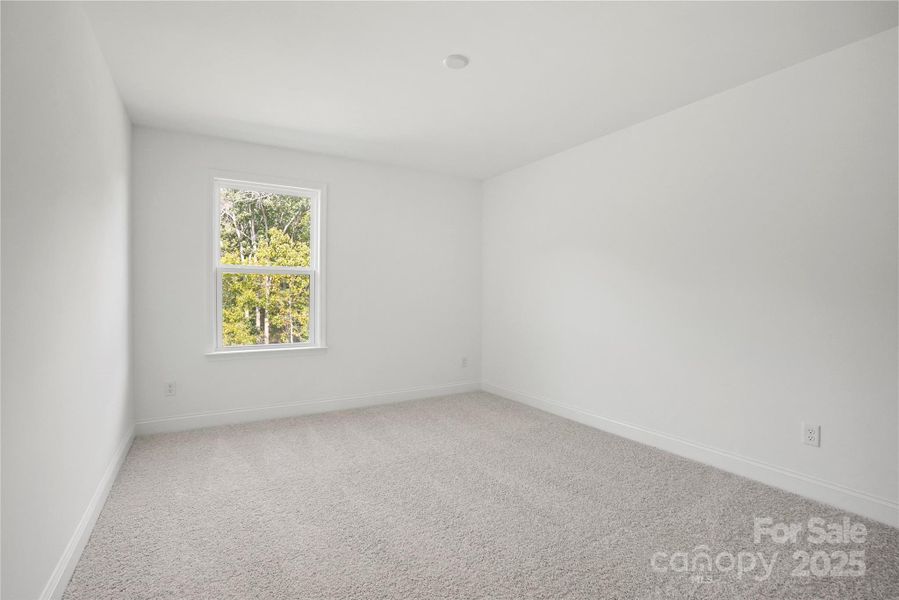 Spacious, unfurnished interior of a new home in Forest Creek, Waxhaw (Image 26).