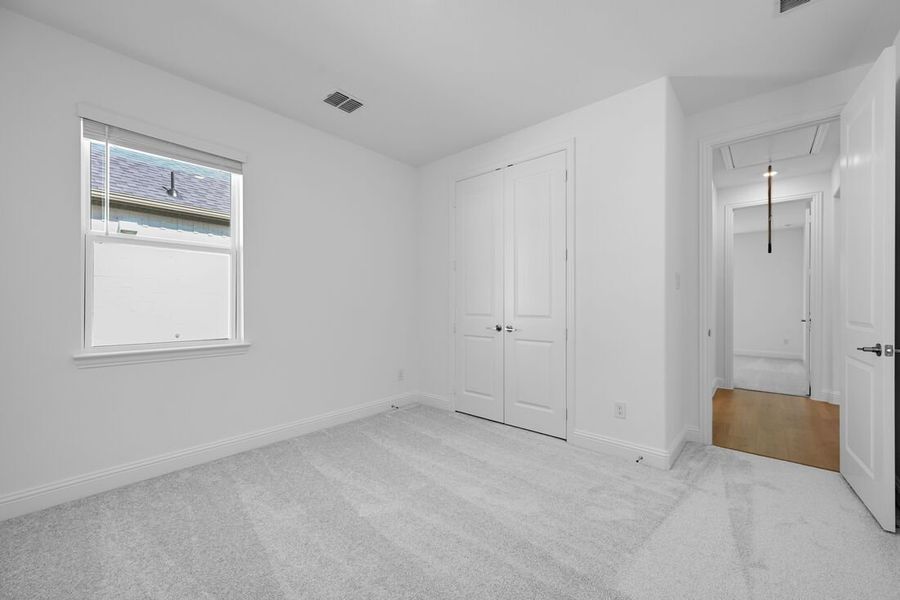 Spacious, unfurnished interior of a new home in South Oak 60s, Lakewood Village (Image 23). Spacious, unfurnished interior of a new home in South Oak 60s, Lakewood Village (Image 23).