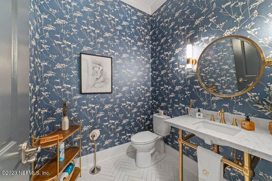 Image 98 of a home in .