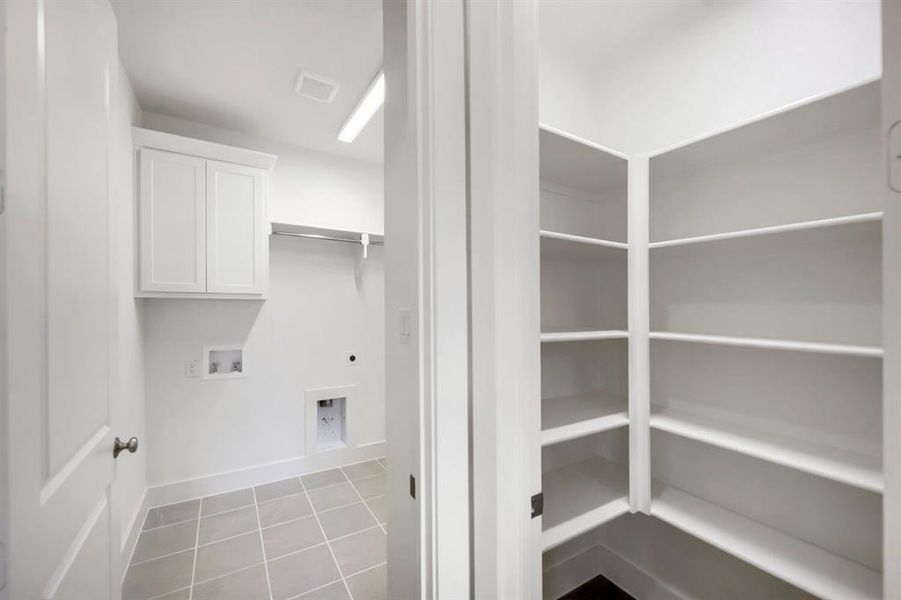 Spacious, unfurnished interior of a new home in Wellington, Fort Worth (Image 16). Spacious, unfurnished interior of a new home in Wellington, Fort Worth (Image 16).