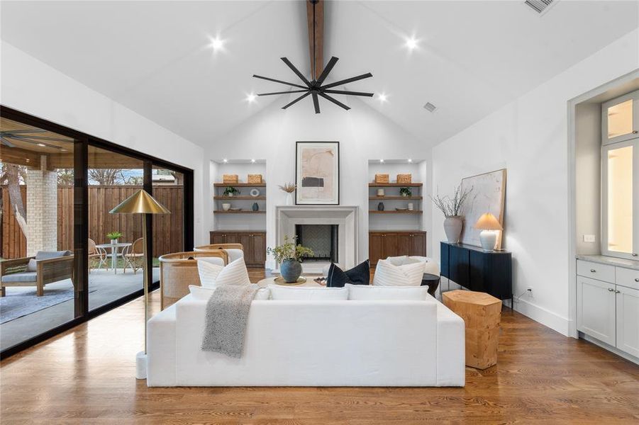 Furnished interior view inside a new home in , Dallas (Image 8).