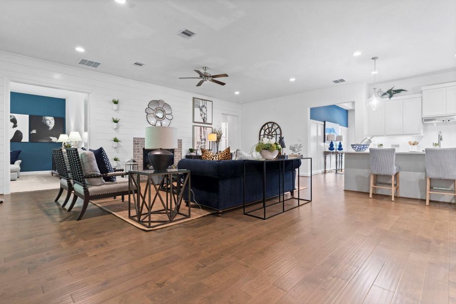 Staged Representation Staged Representation