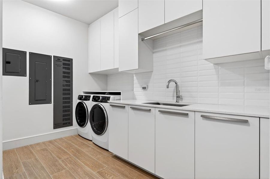 Furnished interior view inside a new home in , Longboat Key (Image 60). Furnished interior view inside a new home in , Longboat Key (Image 60).