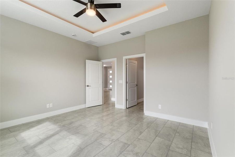 Spacious, unfurnished interior of a new home in , Kissimmee (Image 13).