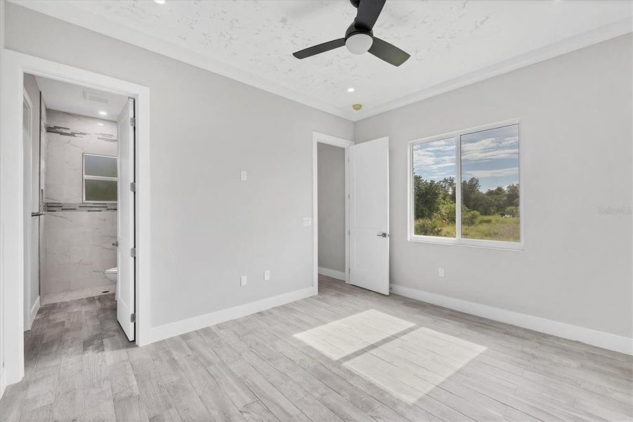 Spacious, unfurnished interior of a new home in , Port Charlotte (Image 30).