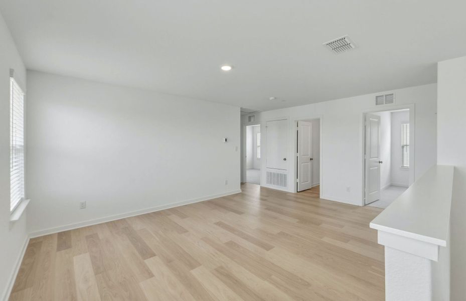 Spacious, unfurnished interior of a new home in Sunfield, Buda (Image 32). Spacious, unfurnished interior of a new home in Sunfield, Buda (Image 32).