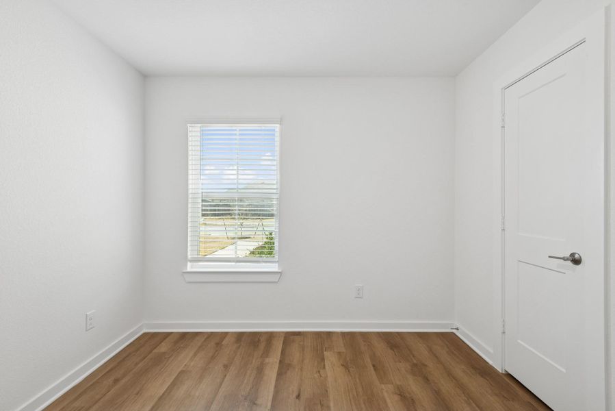 Spacious, unfurnished interior of a new home in Miller's Pond, Rosenberg (Image 26).