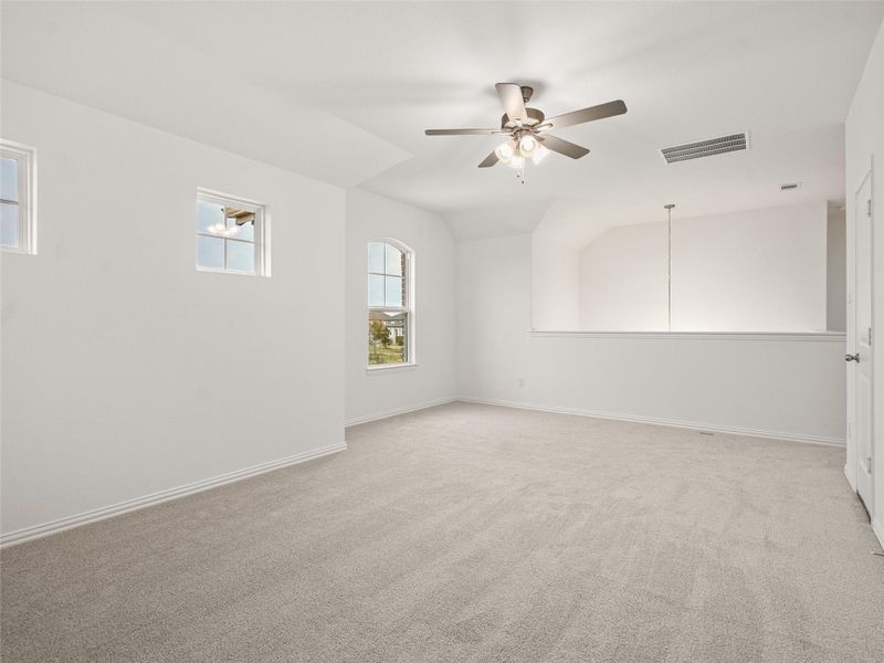 Spacious, unfurnished interior of a new home in Brookewater, Rosenberg (Image 29).