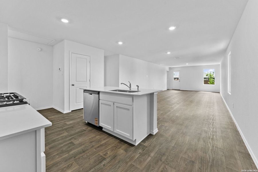 Furnished interior view inside a new home in Avenida, Converse (Image 4).