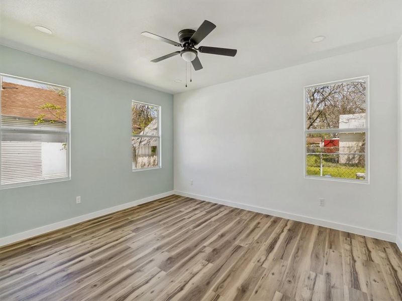 Spacious, unfurnished interior of a new home in , Dallas (Image 27).