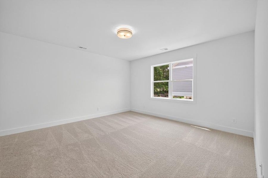 Spacious, unfurnished interior of a new home in Livingstone Park, Kennesaw (Image 18).