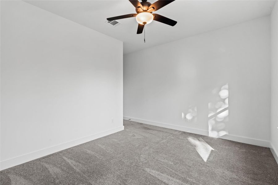 Spacious, unfurnished interior of a new home in , Houston (Image 18).