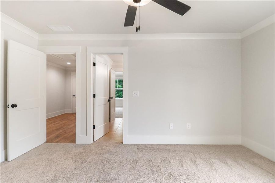 Spacious, unfurnished interior of a new home in Spring Creek, Monroe (Image 28).