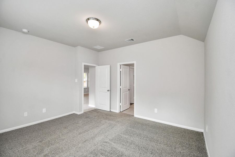 Spacious, unfurnished interior of a new home in Montgomery Ridge: Founders Collection, Montgomery (Image 29).