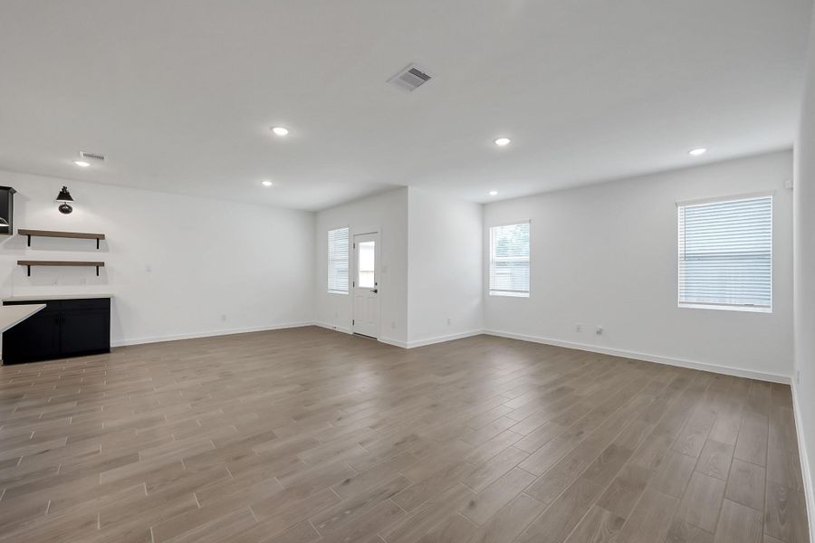 Spacious, unfurnished interior of a new home in Aspire at The Reserve at Huntsville, Huntsville (Image 12). Spacious, unfurnished interior of a new home in Aspire at The Reserve at Huntsville, Huntsville (Image 12).