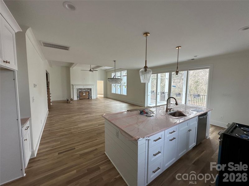 Image 10 of a home in .