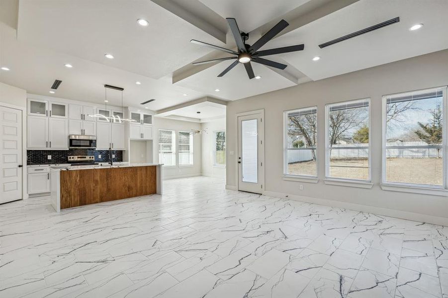 Spacious, unfurnished interior of a new home in , Dallas (Image 25). Spacious, unfurnished interior of a new home in , Dallas (Image 25).
