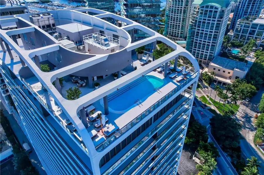 Condo located in Miami, FL showcasing its design and architecture (Image 3).
