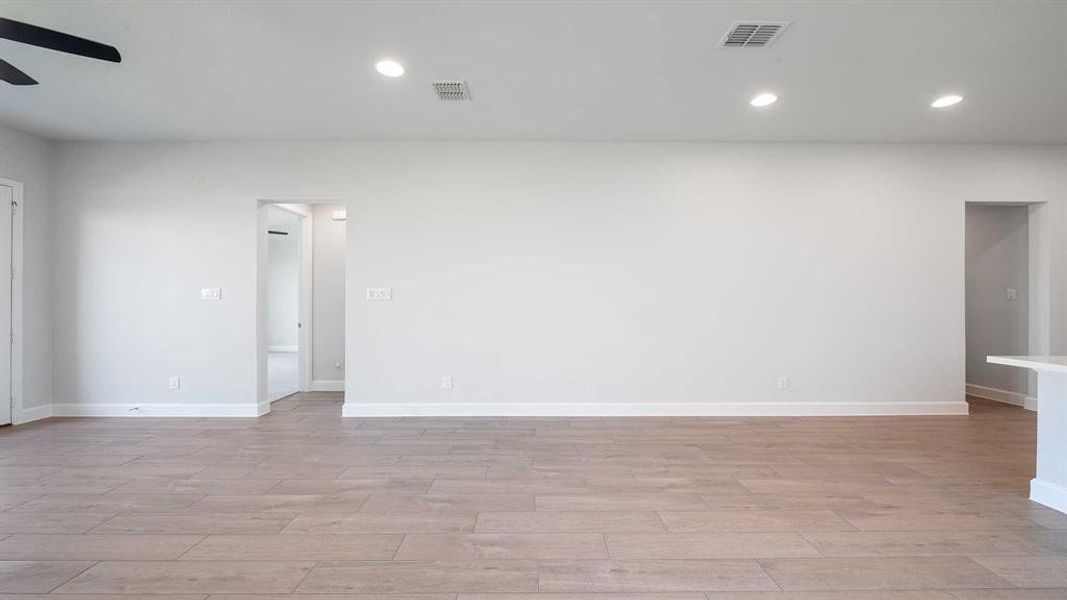 Spacious, unfurnished interior of a new home in Trinity Falls 45', McKinney (Image 16). Spacious, unfurnished interior of a new home in Trinity Falls 45', McKinney (Image 16).