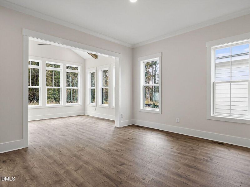 013-1280x960-dining-room