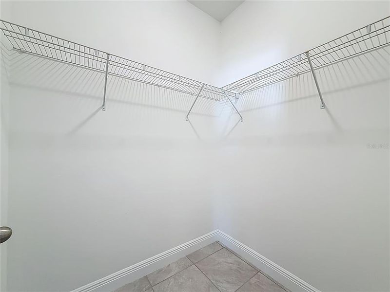 Spacious, unfurnished interior of a new home in , Ocala (Image 27).