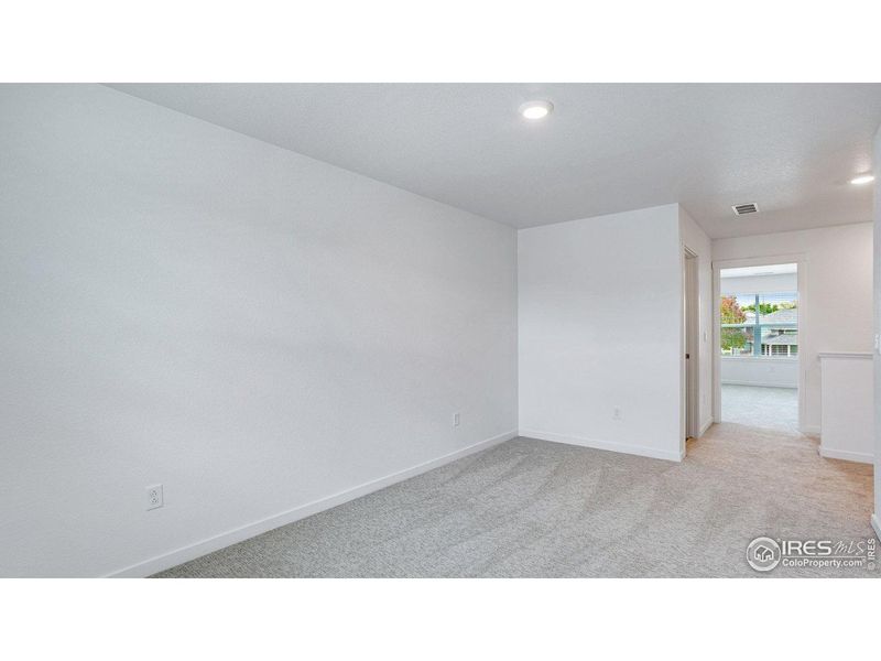 Spacious, unfurnished interior of a new home in Hansen Farm, Fort Collins (Image 14).