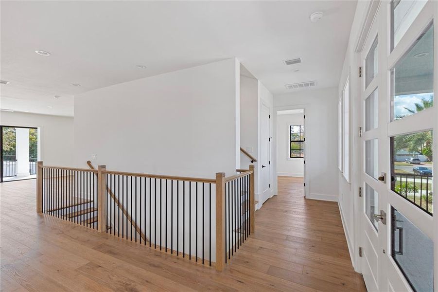 Spacious, unfurnished interior of a new home in , St. Petersburg (Image 36).