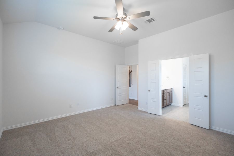 Spacious, unfurnished interior of a new home in Stark Farms, Denton (Image 31). Spacious, unfurnished interior of a new home in Stark Farms, Denton (Image 31).