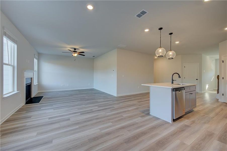 Spacious, unfurnished interior of a new home in Abbotts Crossing, Conyers (Image 11).