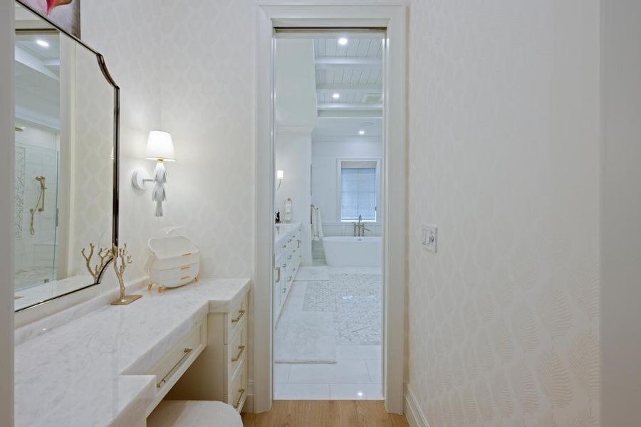 PRIMARY SUITE - 1ST FLOOR PRIMARY SUITE - 1ST FLOOR