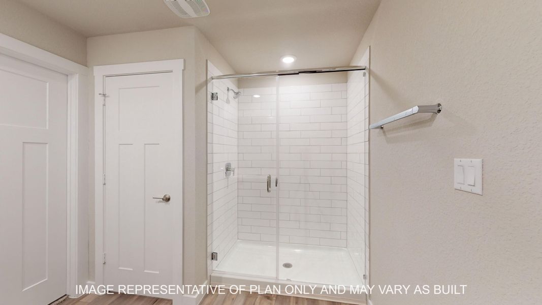 Spacious, unfurnished interior of a new home in Turnbo Ranch, Killeen (Image 22).