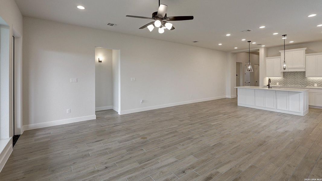 Spacious, unfurnished interior of a new home in Alsatian Oaks, Castroville (Image 25).
