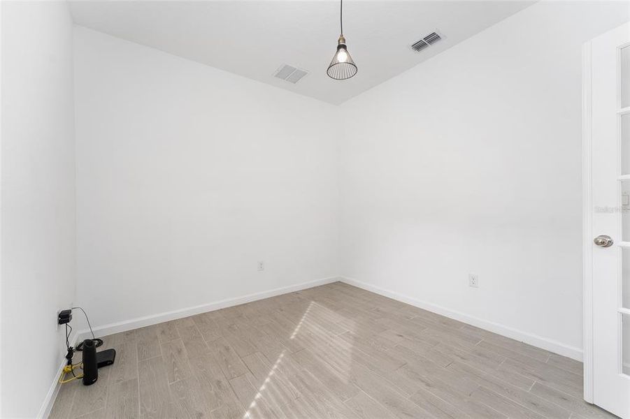 Spacious, unfurnished interior of a new home in Liberty Village: Liberty Village - Phase One, Ocala (Image 49).