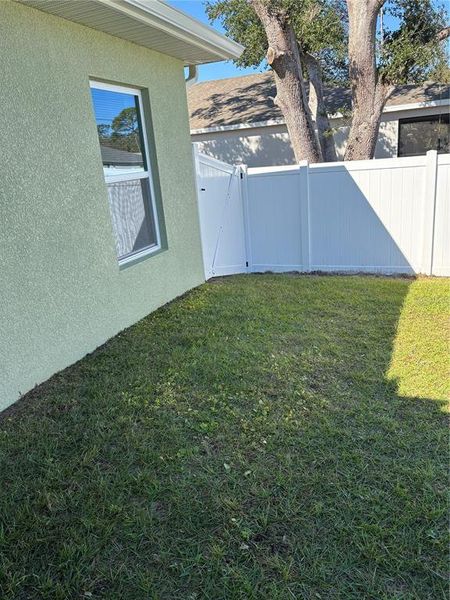 Exterior details and patio area of a home in , Port Charlotte (Image 29).