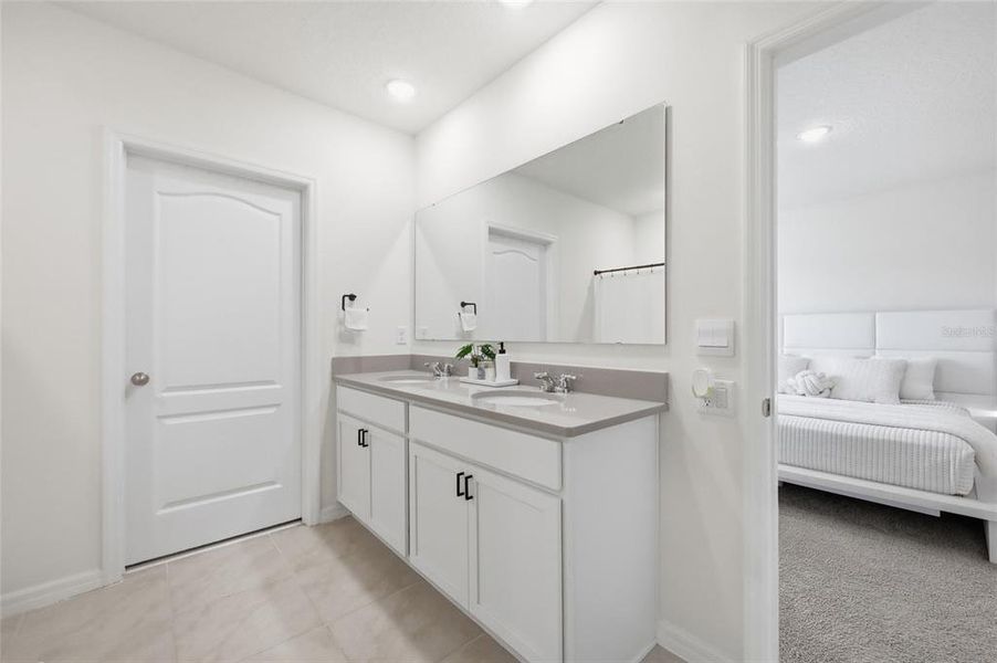 Furnished interior view inside a new home in Edgemont at Serenoa, Clermont (Image 41).