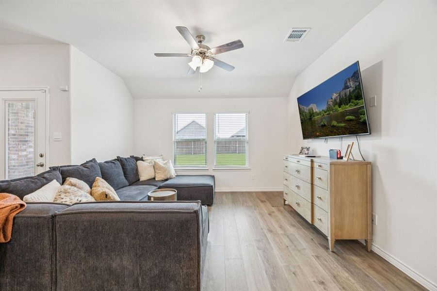 Furnished interior view inside a new home in , Lavon (Image 13).