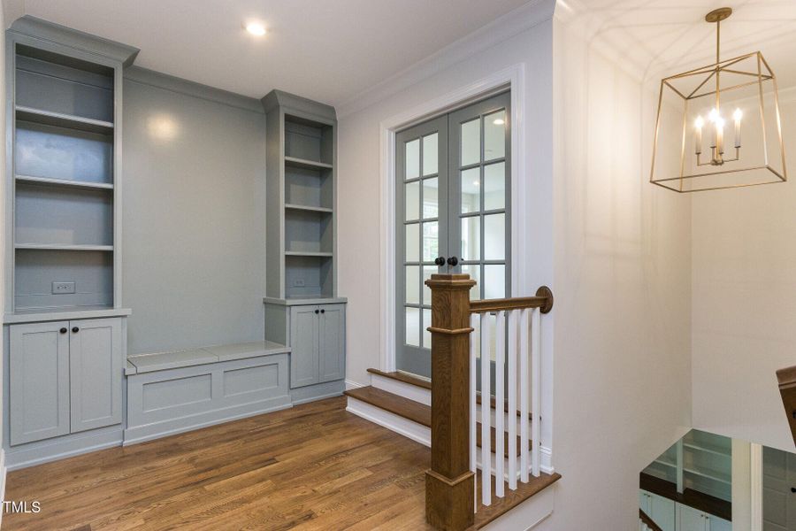 028-1920x1080-upstairs-landing