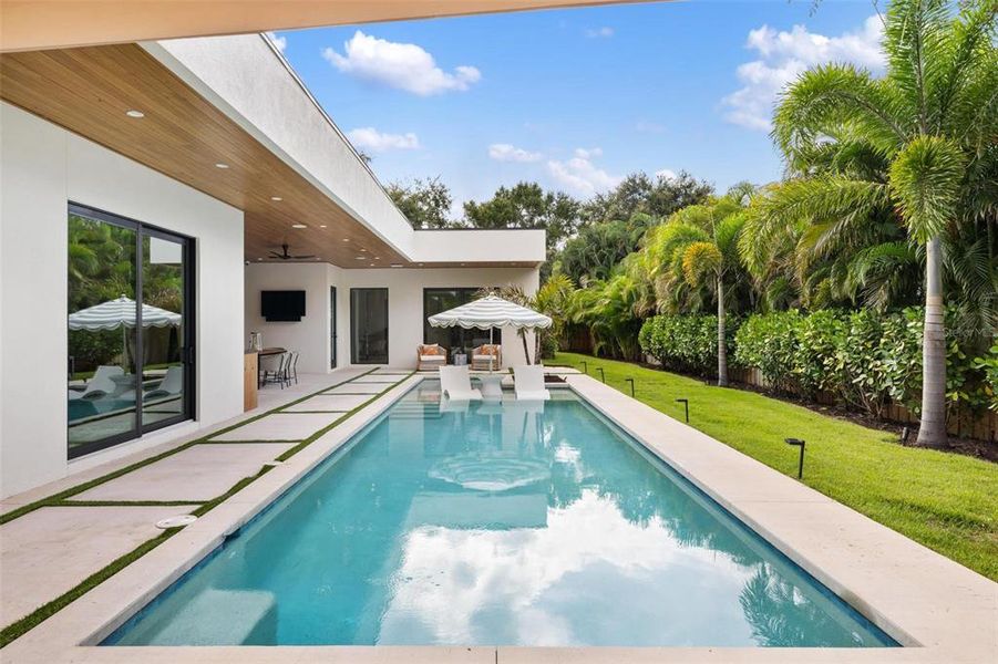 Image 84 of a home in .