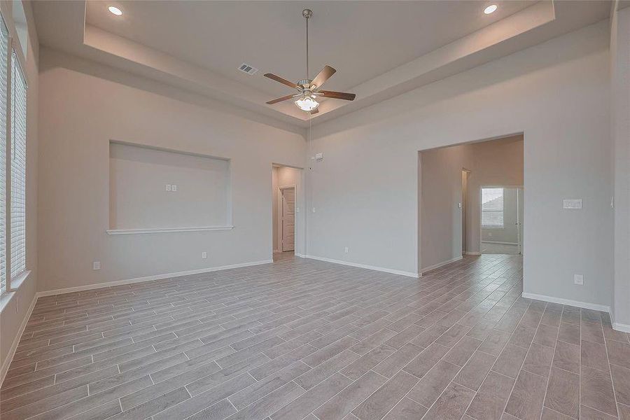 Spacious, unfurnished interior of a new home in River Ranch, Dayton (Image 31).