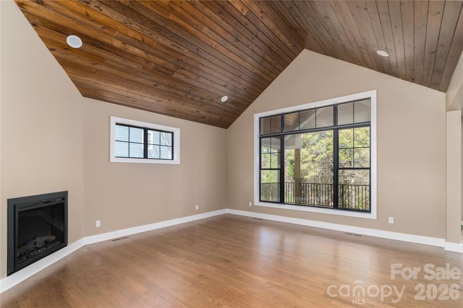 Spacious, unfurnished interior of a new home in , Maiden (Image 30).