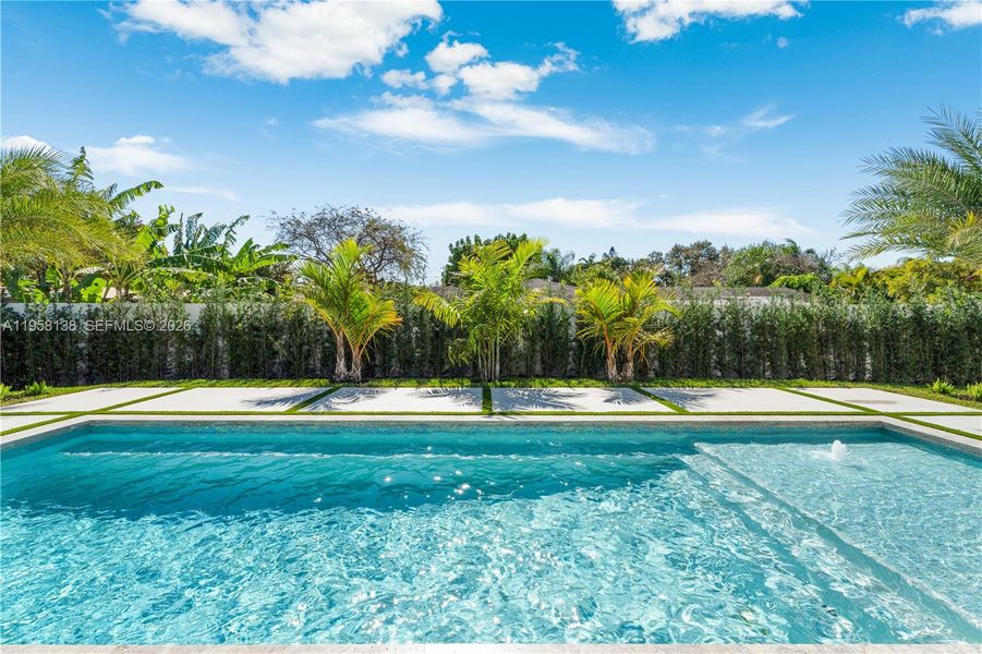 Community amenities in , Miami (Image 65).