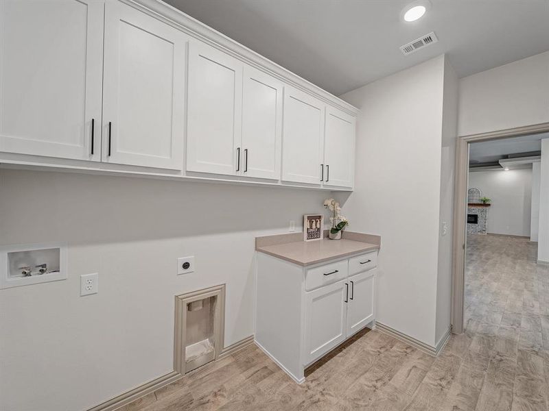 Furnished interior view inside a new home in , Celeste (Image 8).