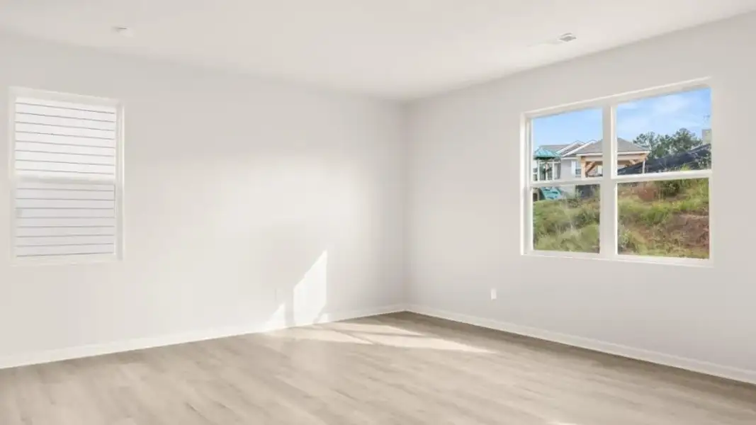 Spacious, unfurnished interior of a new home in Pointe Park, Union City (Image 24).